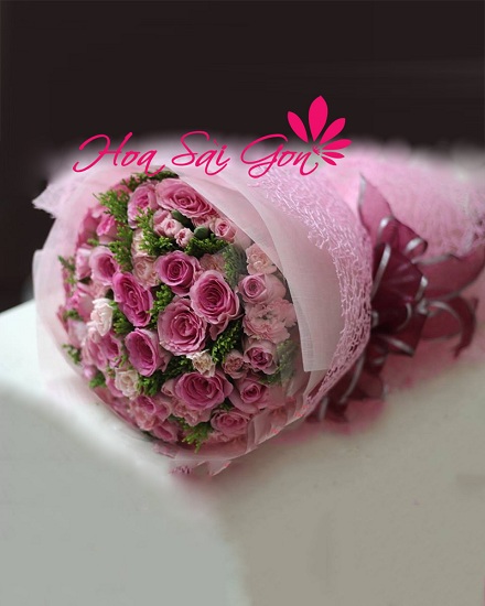 Bó hoa hồng tím đáng yêu