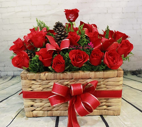 Hoa hồng đỏ là món quà lý tưởng cho dịp Noel