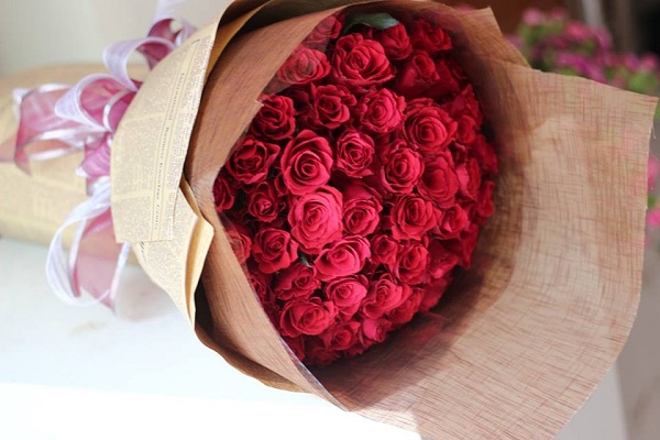 Bó hoa hồng đỏ ý nghĩa để tặng cho vợ hoặc người yêu