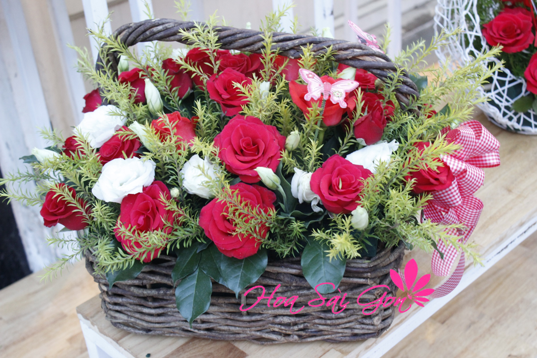 Hoa tươi Valentine TY244 kết hợp hài hòa giữa 30 hoa hồng đỏ, cát tường trắng Hoa tươi Valentine TY244 kết hợp hài hòa giữa 30 hoa hồng đỏ, cát tường trắng