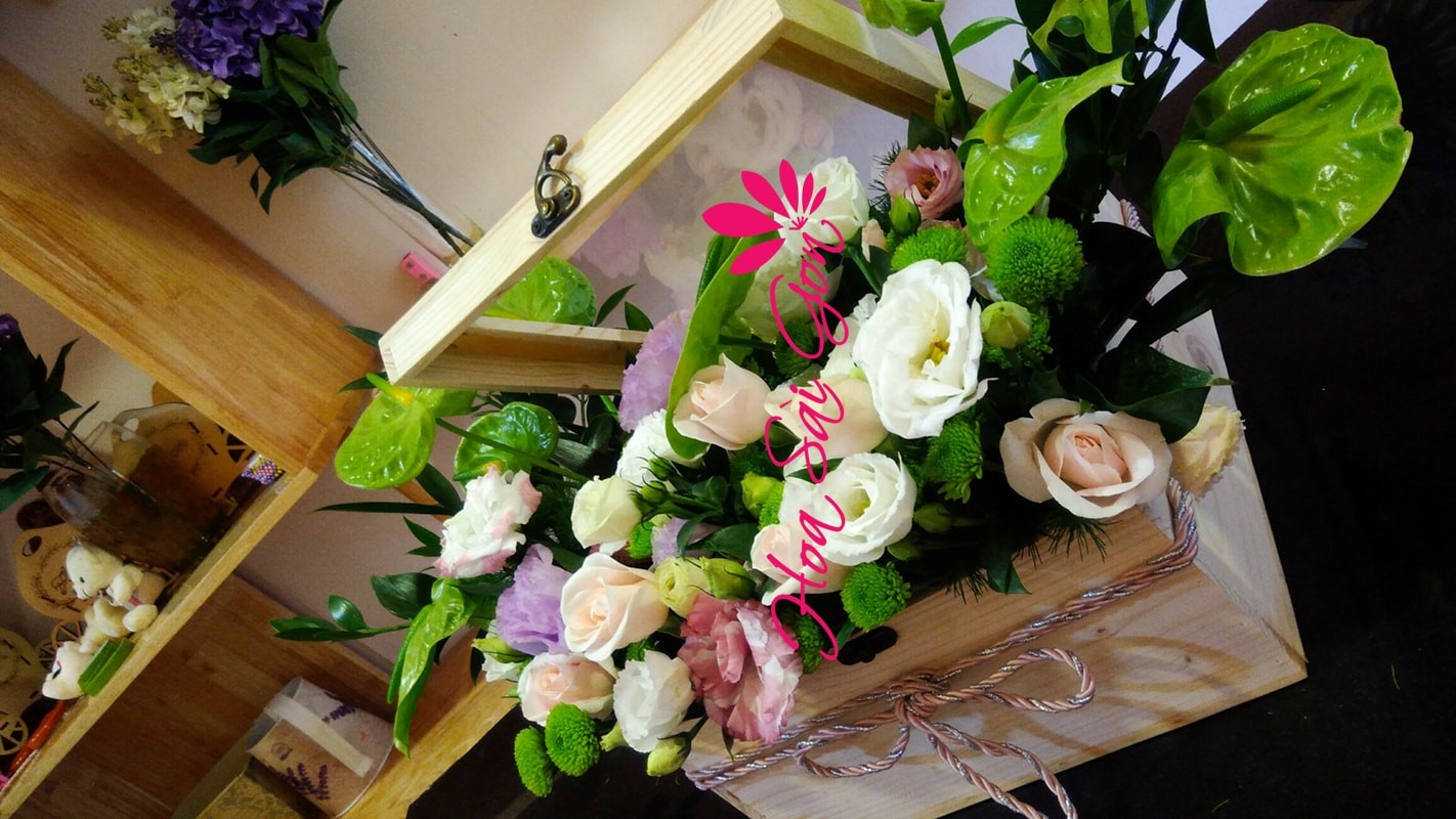 Hộp hoa được thiết kế với phong cách ấn tượng và đặc sắc