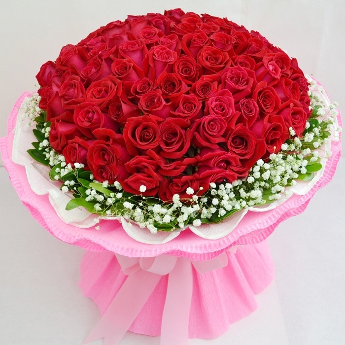 Bó hoa hồng đỏ cũng là một lụa chọn thích hợp cho bạn gái thuộc cung hoàng đạo này