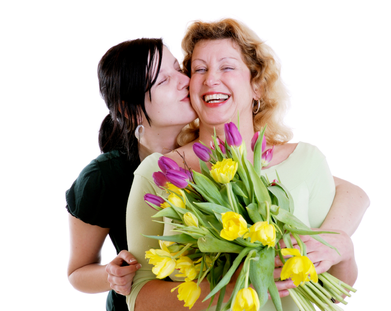 Nếu mối quan hệ của bạn và mẹ chồng không được tốt thì tặng hoa cho mẹ chồng, mẹ vợ là cách hàn gắn tính cảm tốt nhất với bà