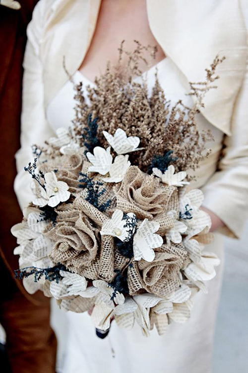 Bó hoa cưới cầm tay bằng giấy thú vị khi kết hợp độc đáo cùng hoa khô