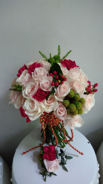 Bó hoa cưới với tone màu nhẹ nhàng tươi tắn
