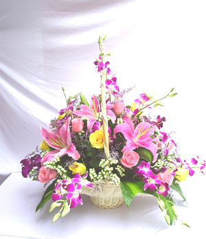 Điện hoa Hà Nội với những giỏ hoa đẹp