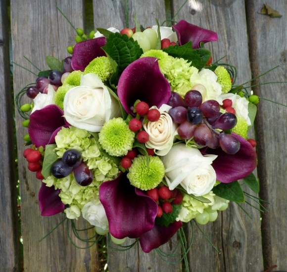 Độc đáo kết hợp trái cây, rau củ vào hoa cưới cầm tay