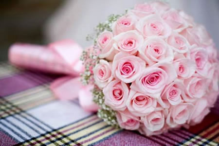 chọn hoa hợp dáng cô dâu