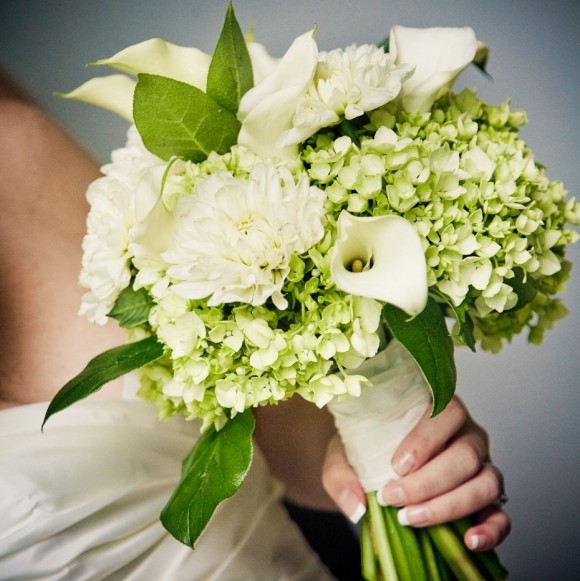 chọn hoa hợp dáng cô dâu