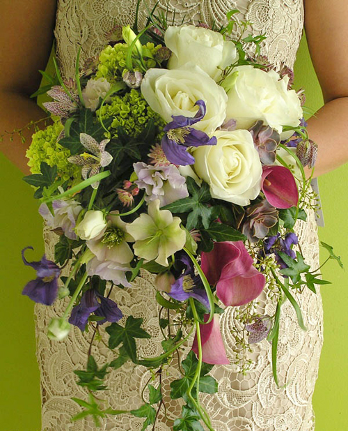Những mẫu hoa cưới cầm tay cô dâu suôn dài sang trọng