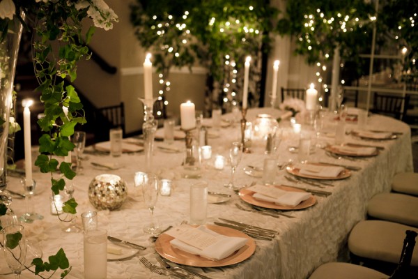 Hoa cưới trắng trang trí tiệc cưới lãng mạn