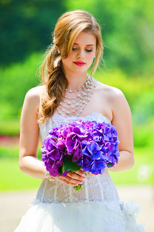 Bó hoa cưới cầm tay cẩm tú cầu đẹp quyến rũ mà mọi cô gái muốn sở hữu
