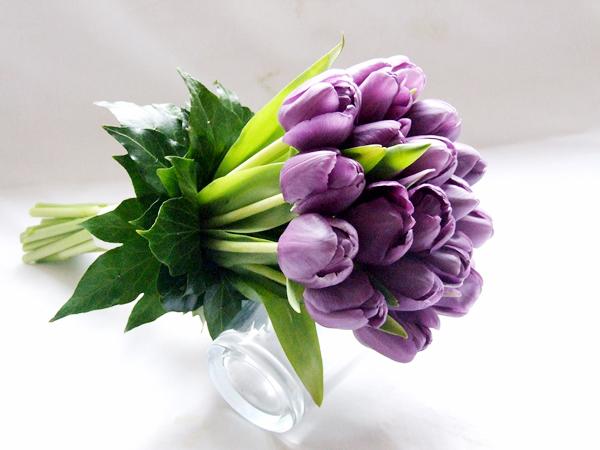 Dù là trong bất kì dịp nào bạn cũng có thể tặng hoa tulip cho bạn gái mình