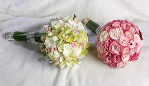 Tô điểm đám cưới với phụ kiện làm từ hoa tươi