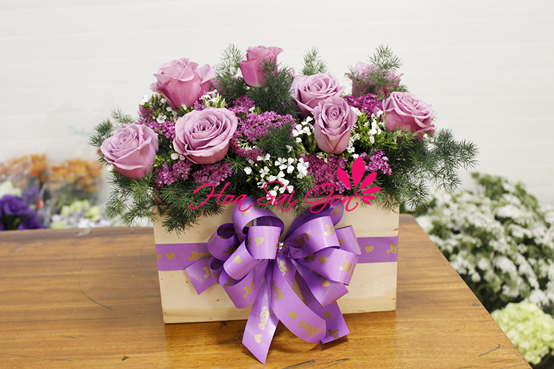 Hộp hoa Sắc Tím Yêu Thương với 11 bông hoa hồng tím