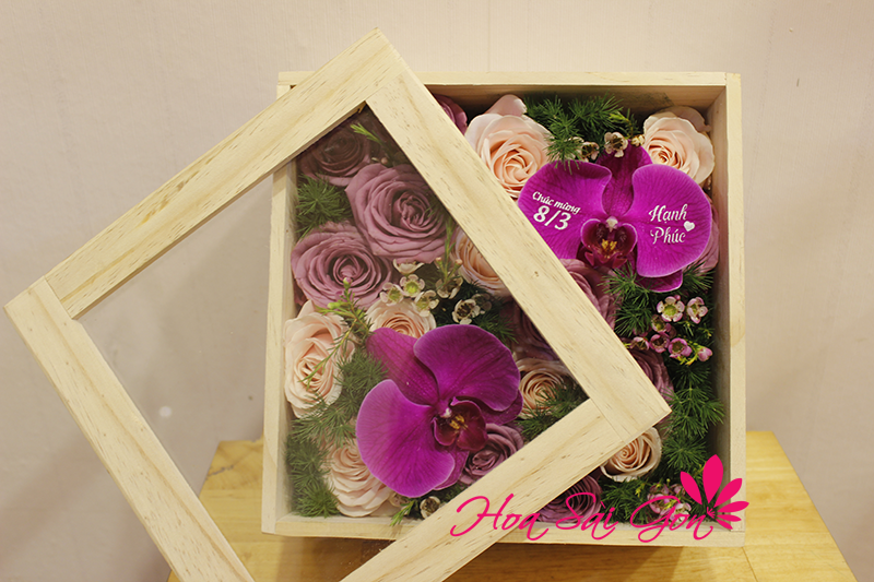 Hoa trong hộp gỗ cũng chính là xu hướng tặng hoa sinh nhật hiện nay
