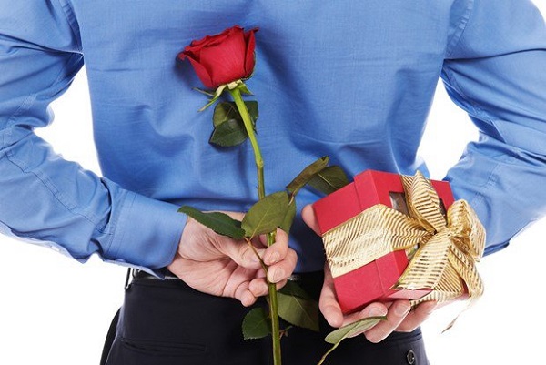 Valentine Đỏ chính là dịp để các cặp đôi bày tỏ tình cảm chân thành đến nửa kia của mình