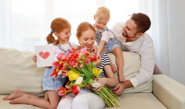 Sinh nhật mẹ chính là cơ hội để bạn thể hiện tình cảm chân thành bằng một bó hoa tươi thắm