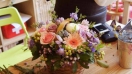 Hướng dẫn cắm giỏ hoa đẹp lung linh tặng sinh nhật bạn