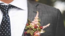Làm thế nào để chọn hoa cài áo giúp chú rể ấn tượng hơn trong ngày cưới?