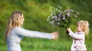 Sau tất cả, hoa tươi vẫn là món quà 20/10 cảm xúc nhất dành cho một nửa yêu thương của thế giới