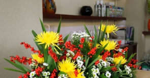 Tổng hợp những kiểu hoa để bàn ngày tết rước tài lộc vào nhà